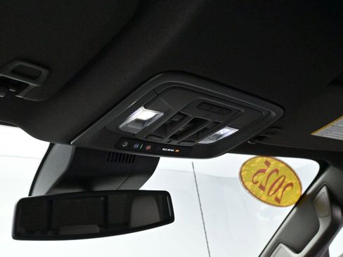 Used 2025 GMC Sierra 2500 SLT w/ SLT Premium Package image 28