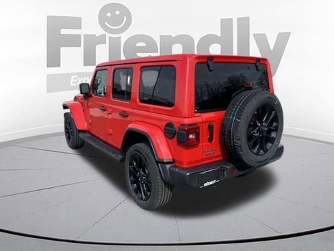 Used 2025 Jeep Wrangler Unlimited Sahara AWD/4WD image 7