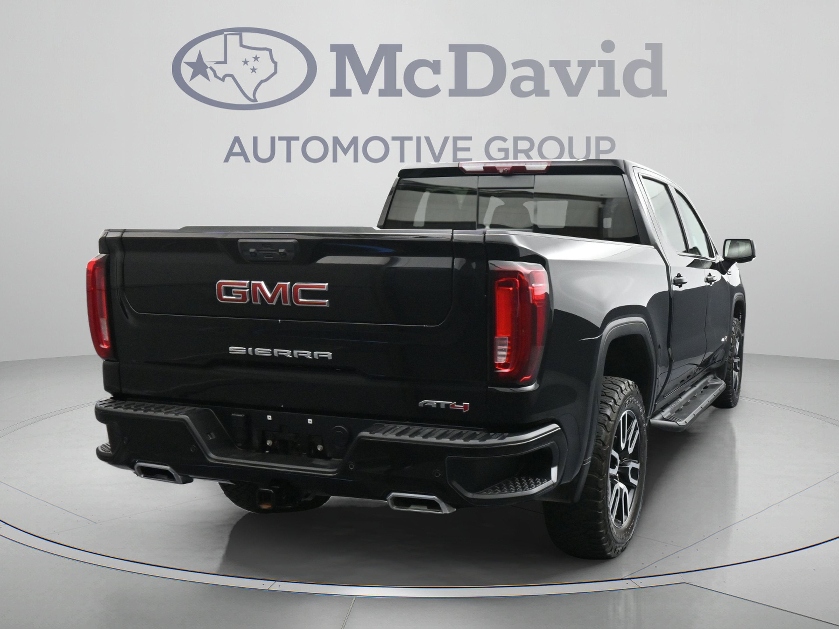 Used 2024 GMC Sierra 1500 AT4 w/ Technology Package AWD/4WD image 8
