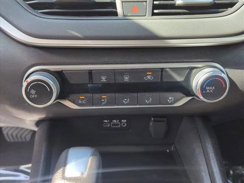 Used 2022 Nissan Altima 2.5 SV FWD image 20