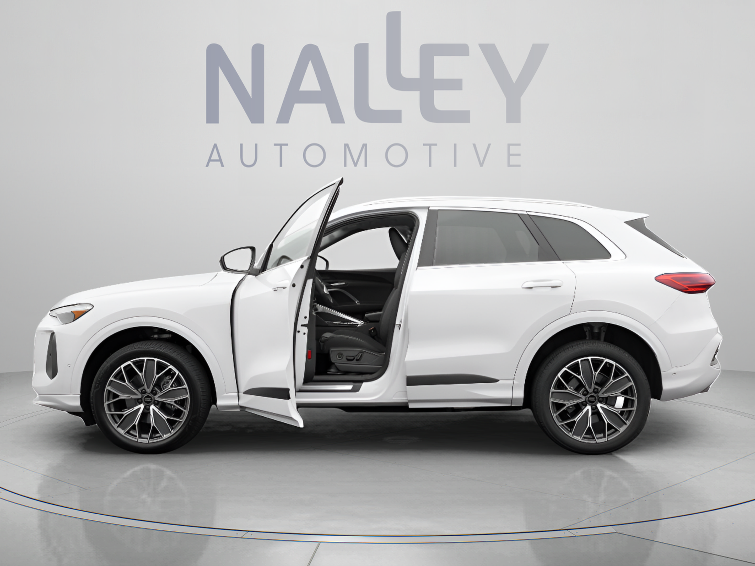 New 2025 Audi Q5 Premium w/ Premium Plus AWD/4WD image 2