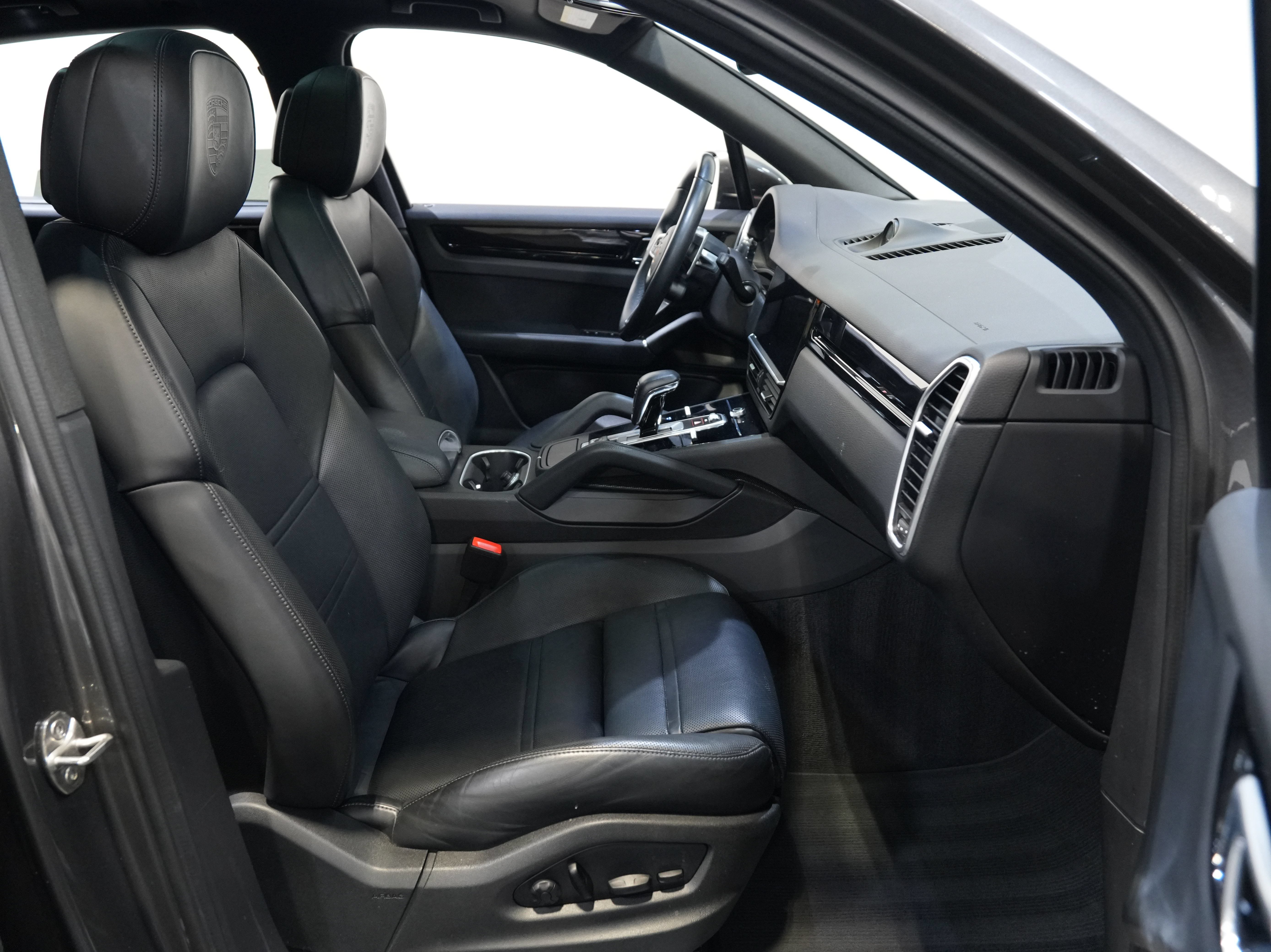 Used 2022 Porsche Cayenne E-Hybrid AWD/4WD image 33