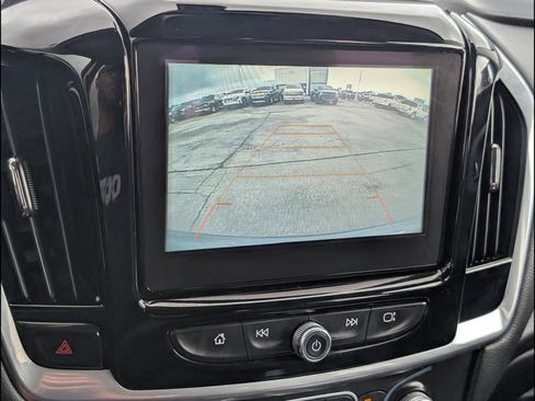 Used 2019 Chevrolet Traverse LT FWD image 8