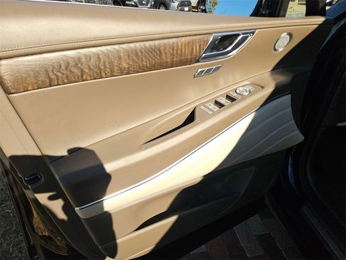 Used 2024 Genesis GV80 2.5T image 13