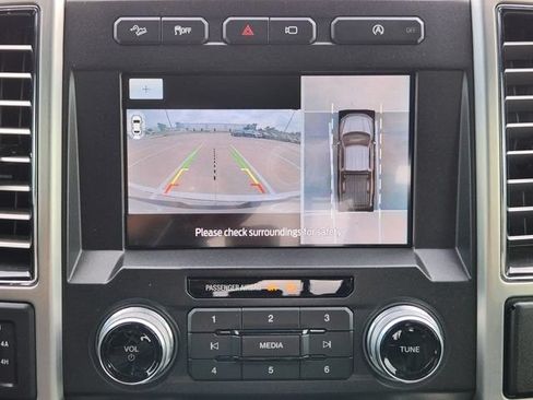 Used 2020 Ford F150 Platinum w/ Equipment Group 701A Luxury AWD/4WD image 16