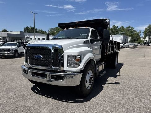 New 2027 Ford F750 2WD Regular Cab Super Duty image 4