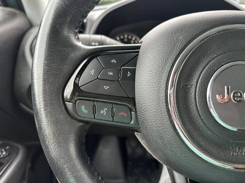 Used 2018 Jeep Renegade Altitude w/ Popular Equipment Group FWD image 19