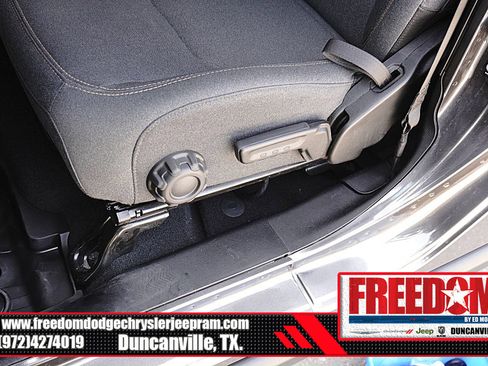 Used 2024 Jeep Gladiator Sport AWD/4WD image 40