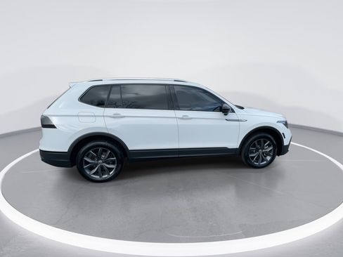 Used 2022 Volkswagen Tiguan SE image 22