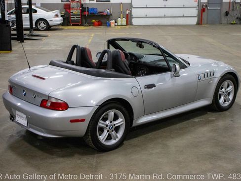 Used 2000 BMW Z3 2.5i image 8