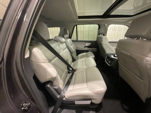 Used 2025 Ford Expedition Max Active AWD/4WD image 17
