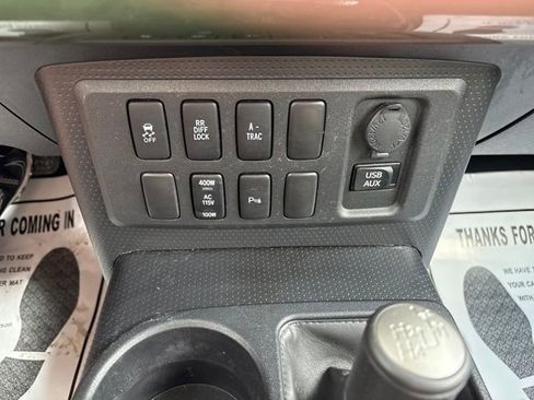 Used 2012 Toyota FJ Cruiser 4WD w/ Upgrade Pkg image 19