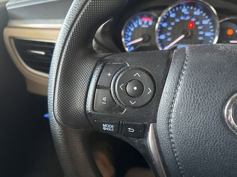 Used 2014 Toyota Corolla LE image 12