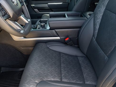 Used 2025 Toyota Tundra SR5 AWD/4WD image 10