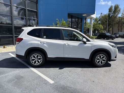 Used 2022 Subaru Forester Premium w/ Popular Package #2 image 9