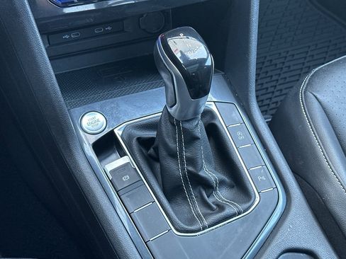 Used 2022 Volkswagen Tiguan SE R-Line image 21