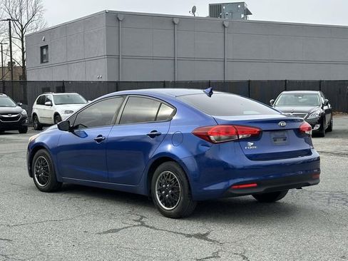 Used 2017 Kia Forte LX image 2