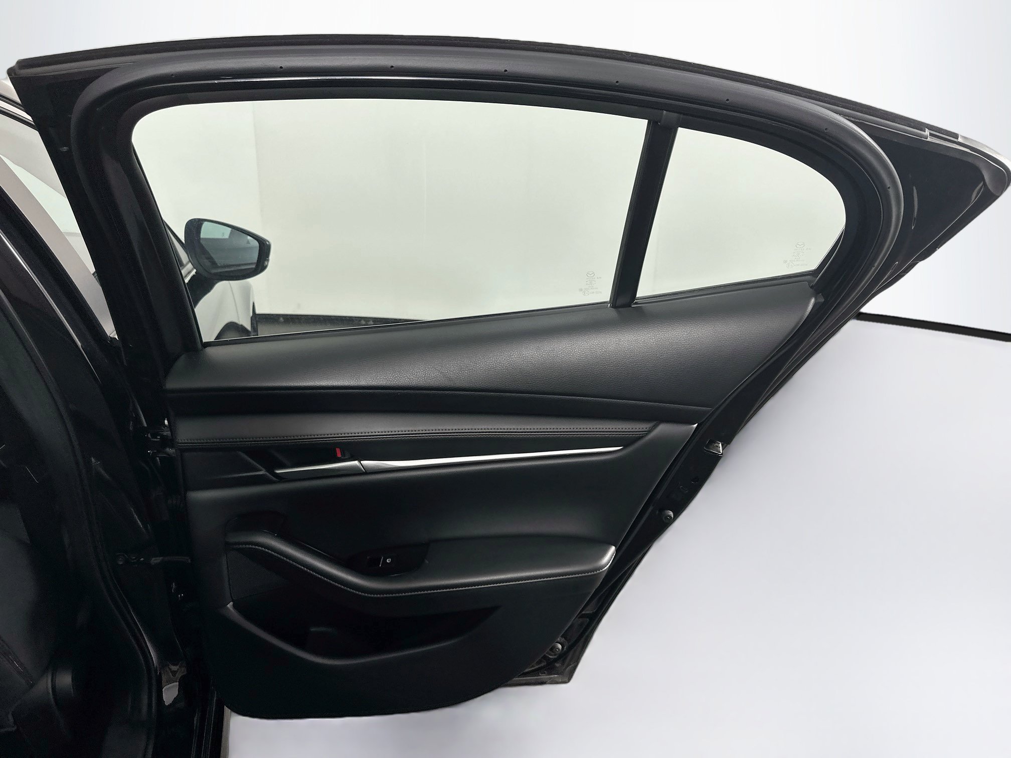 Used 2025 MAZDA MAZDA3 s FWD image 30
