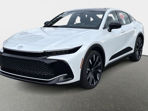 New 2026 Toyota Crown Platinum AWD/4WD image 7