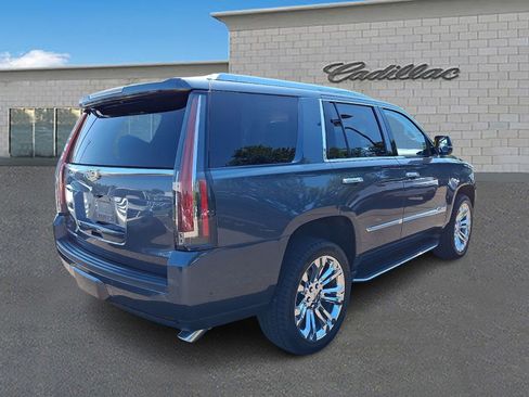 Used 2020 Cadillac Escalade Luxury w/ LPO, Radiant Package AWD/4WD image 4