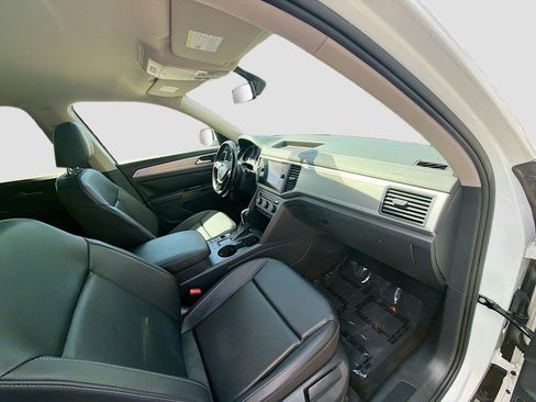 Used 2018 Volkswagen Atlas SE image 32