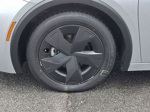 Used 2025 Toyota Prius LE image 8