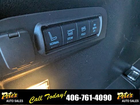 Used 2017 Ford Explorer Platinum image 12