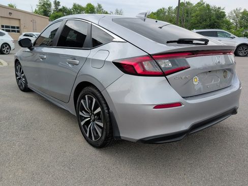 Used 2024 Honda Civic EX-L image 3