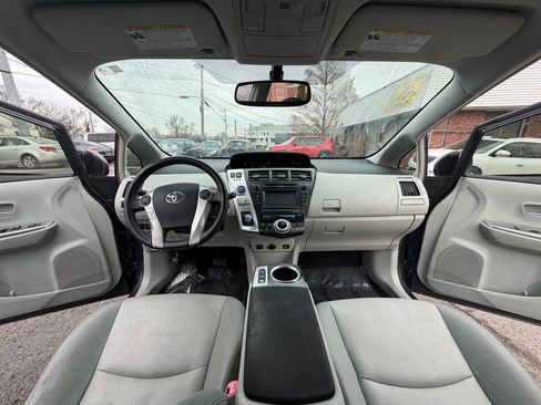 Used 2013 Toyota Prius V Five image 21