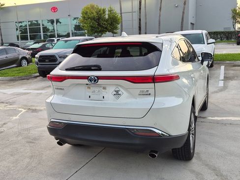 Used 2021 Toyota Venza XLE w/ Softex Package AWD/4WD image 5