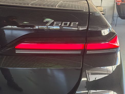 New 2026 BMW 750e xDrive image 10