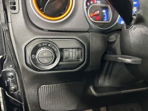 Used 2020 Jeep Gladiator Mojave w/ Cold Weather Group image 20