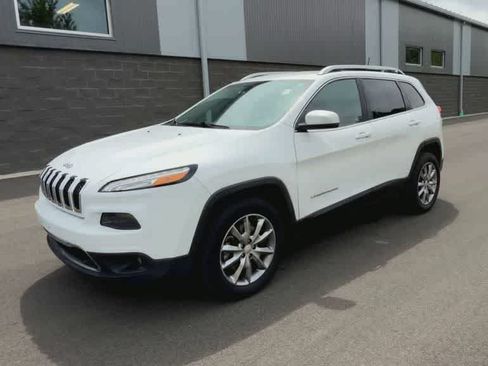 Used 2018 Jeep Cherokee Limited AWD/4WD image 4