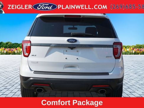 Used 2018 Ford Explorer XLT w/ Equipment Group 202A AWD/4WD image 4