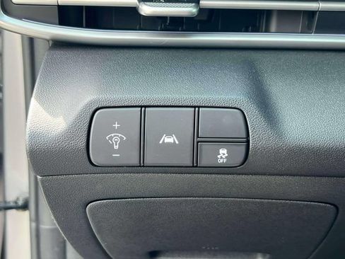 Certified 2023 Hyundai Elantra Limited FWD image 21