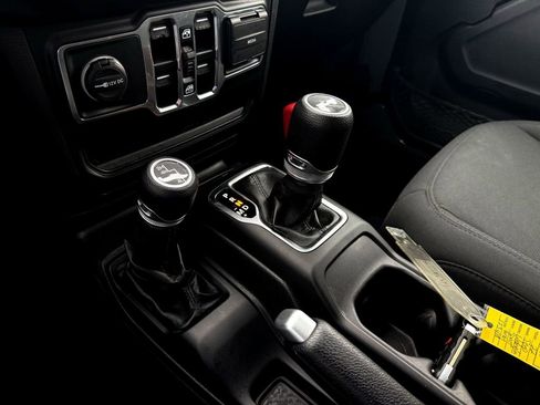 Used 2022 Jeep Wrangler Unlimited Sport image 20