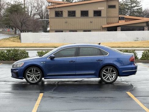 Used 2017 Volkswagen Passat 1.8T R-Line w/ R-Line Lighting Package image 8