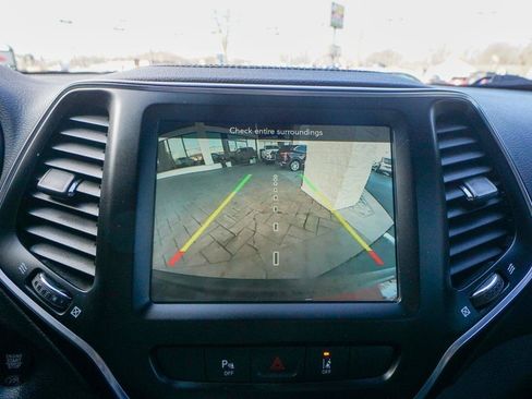 Used 2021 Jeep Cherokee Latitude Lux 80th Anniv w/ Quick Order Package 26U 80TH FWD image 21