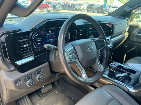 Used 2023 Chevrolet Silverado 1500 LT Trail Boss w/ LT Trail Boss Premium Package AWD/4WD image 13