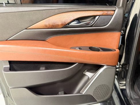 Used 2019 Cadillac Escalade ESV Premium Luxury w/ LPO, Radiant Package image 19