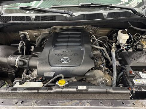 Used 2017 Toyota Tundra Platinum image 12