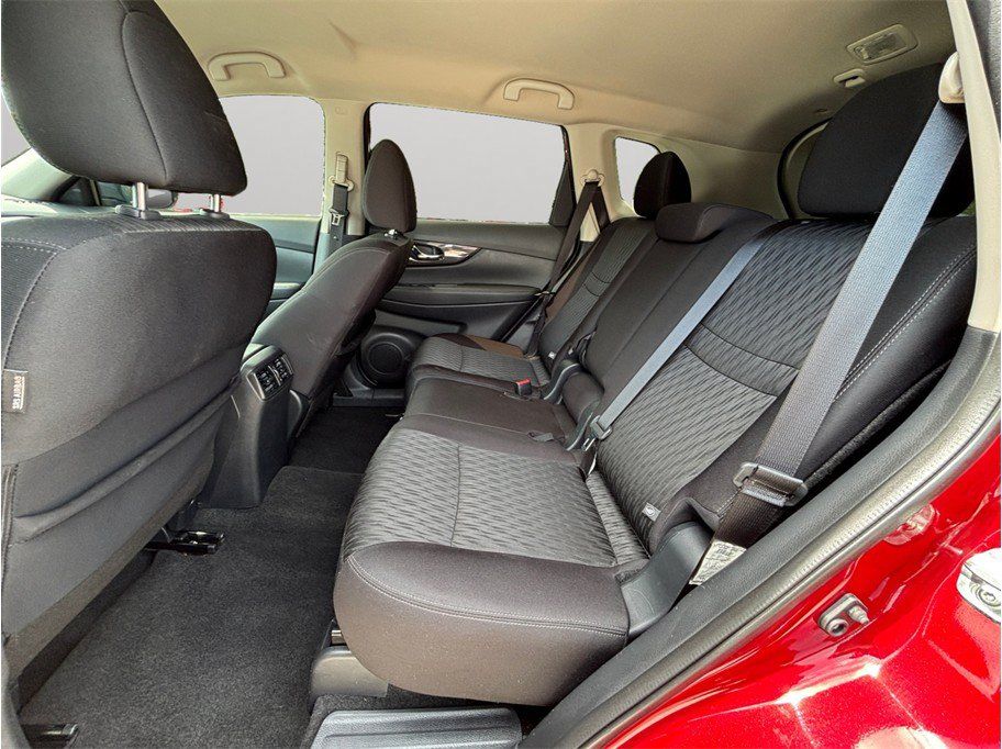 Used 2018 Nissan Rogue SV FWD image 31
