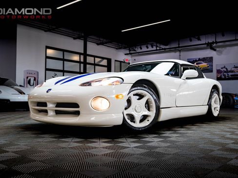 Used 1996 Dodge Viper RT/10 image 1