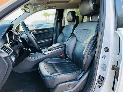 Used 2014 Mercedes-Benz GL 450 4MATIC w/ Lighting Package image 12