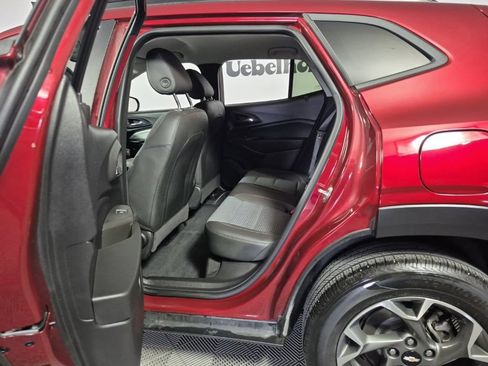 Used 2024 Chevrolet Trax LT w/ Driver Confidence Package FWD image 17