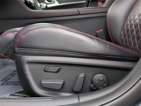 Used 2022 Genesis G70 3.3T image 19