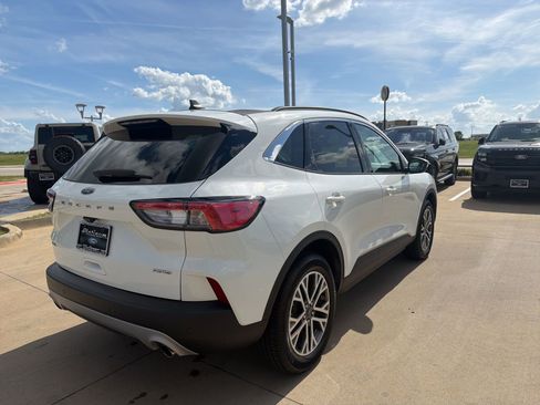 Used 2021 Ford Escape SEL w/ Technology Package image 6