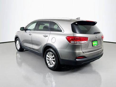 Used 2018 Kia Sorento LX image 7