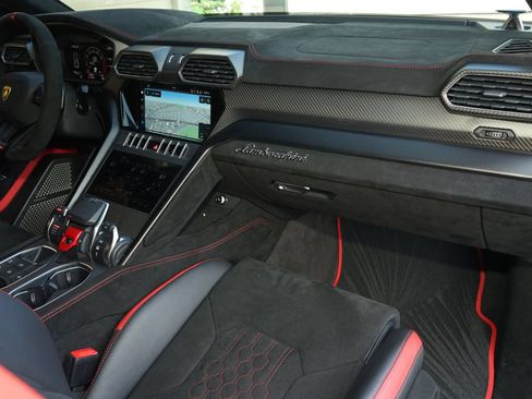 Used 2023 Lamborghini Urus Performante AWD/4WD image 18