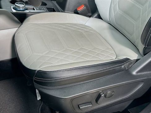 Used 2023 Ford Escape Platinum w/ Premium Technology Package FWD image 10